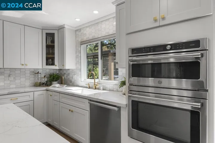 2316 Roundhill Dr, Alamo, California 94507