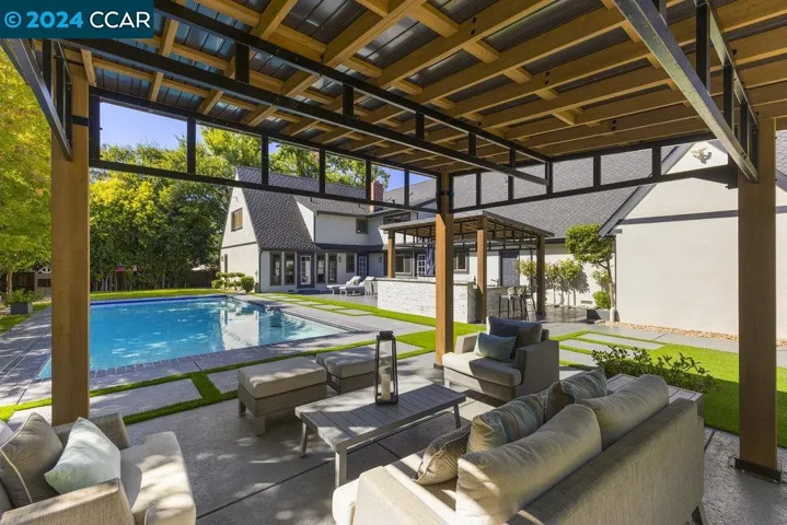 2316 Roundhill Dr, Alamo, California 94507