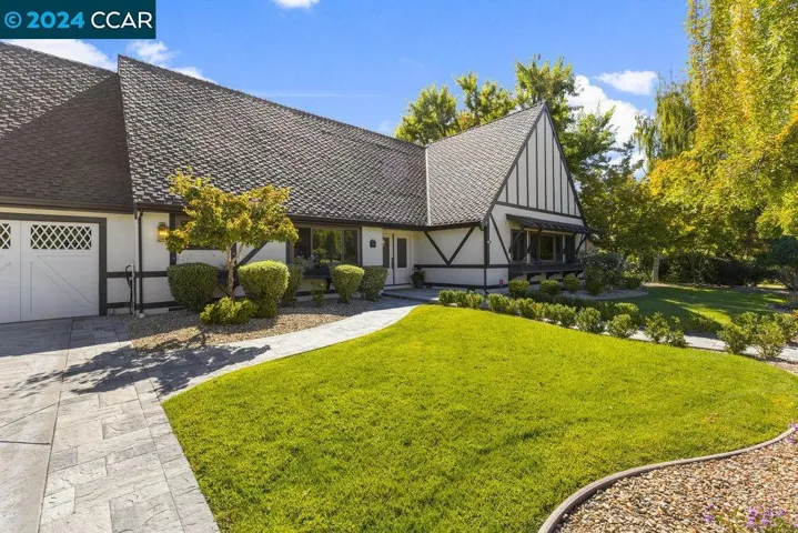 2316 Roundhill Dr, Alamo, California 94507