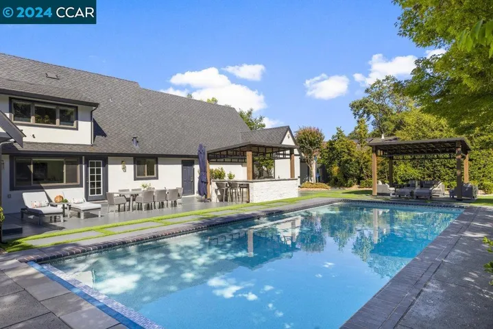 2316 Roundhill Dr, Alamo, California 94507