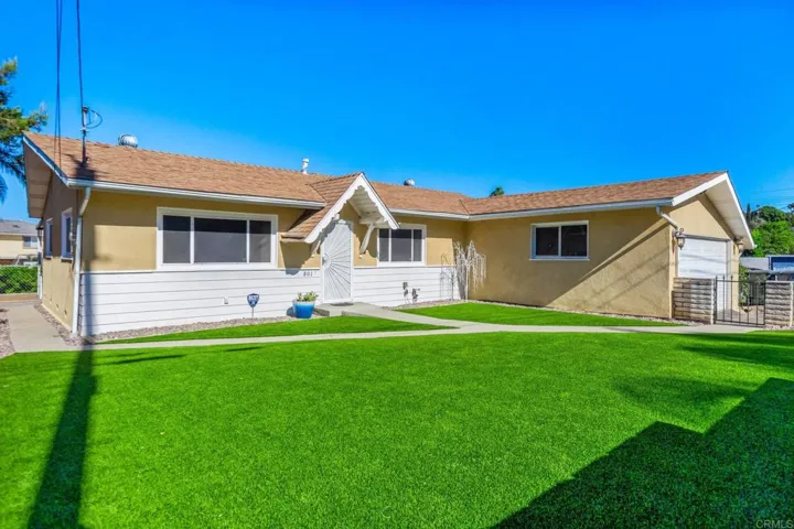 801 Mandarin Drive, Fallbrook, California 92028