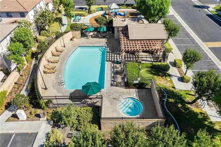 Community Pool & Spa