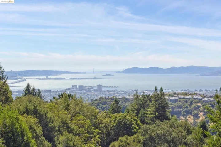 5824 Skyline Blvd, Oakland, California 94611