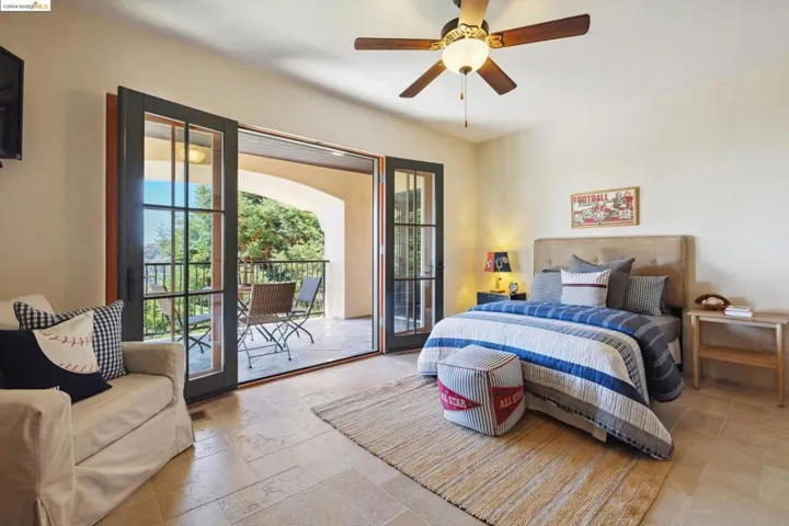 5824 Skyline Blvd, Oakland, California 94611