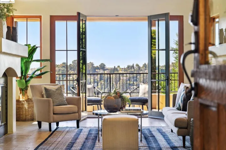 5824 Skyline Blvd, Oakland, California 94611