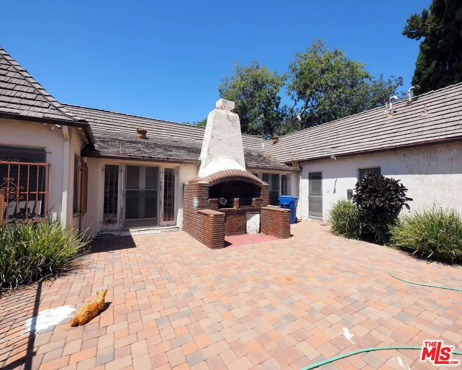 742 Schumacher Drive, Los Angeles, California 90048 home-pic-7