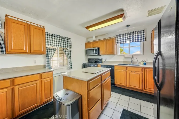 38633 Puerta Avenue, Palmdale, California 93550