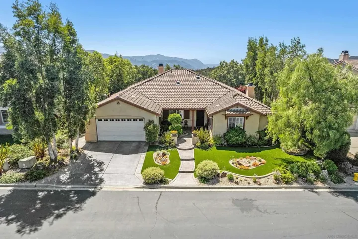 10629 Laurel Path, Escondido, California 92026