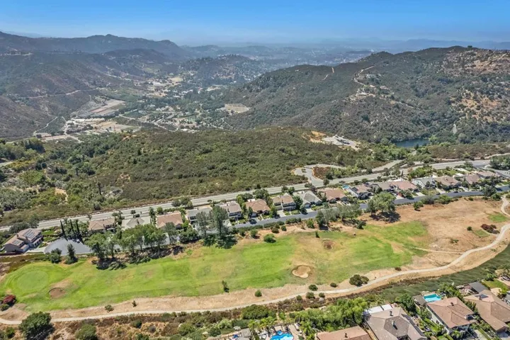 10629 Laurel Path, Escondido, California 92026