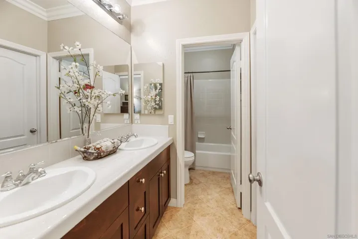 10629 Laurel Path, Escondido, California 92026