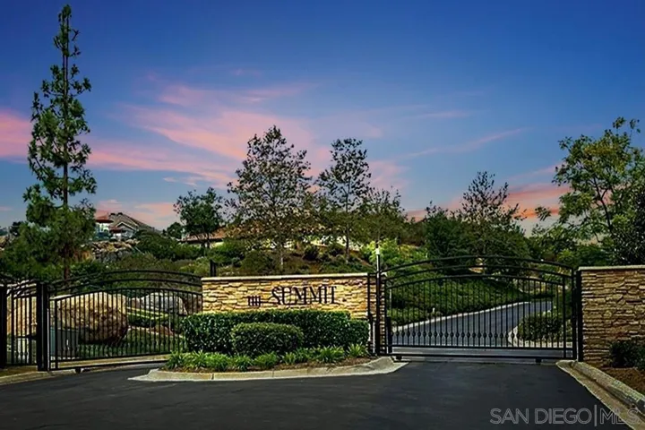 10629 Laurel Path, Escondido, California 92026
