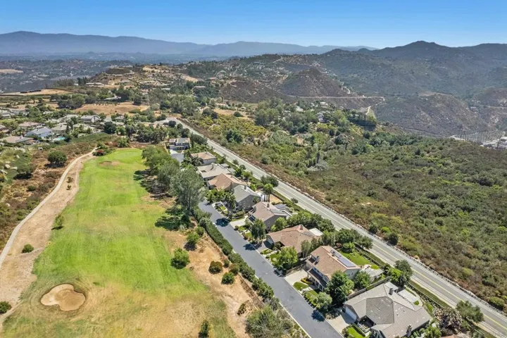 10629 Laurel Path, Escondido, California 92026