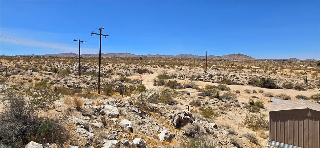 56457 Mesquite Road, Landers, California 92285