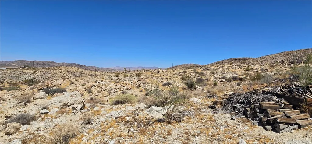 56457 Mesquite Road, Landers, California 92285
