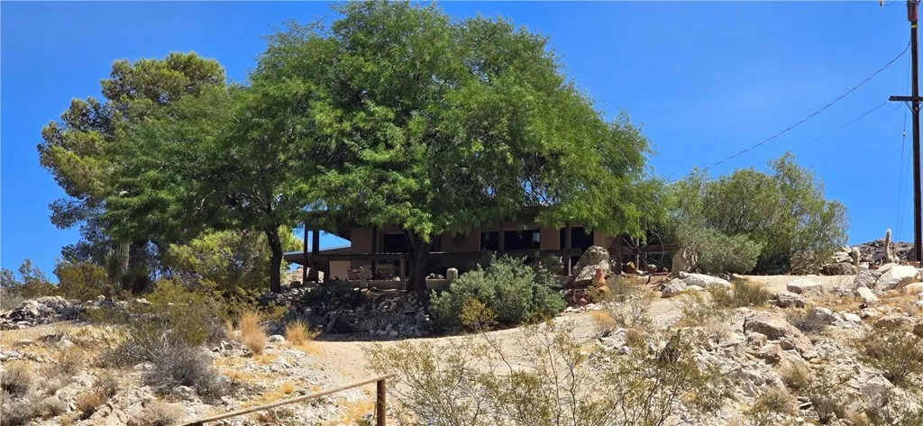 56457 Mesquite Road, Landers, California 92285