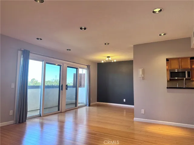 Dining Room/Doors to Balcony (current picture)