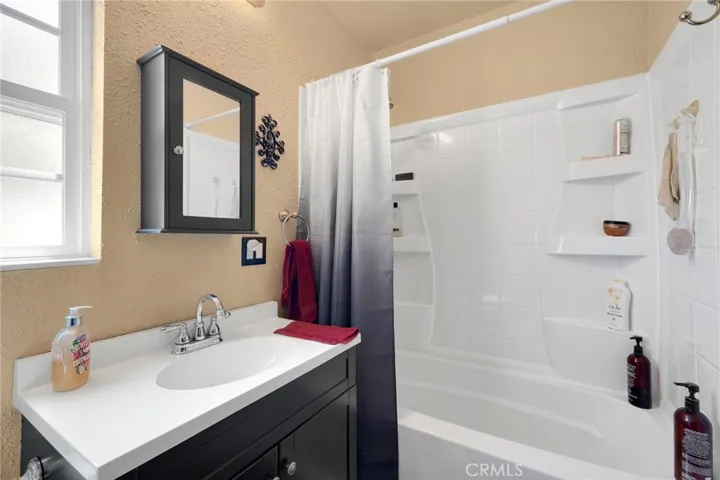 2bd 1b unit