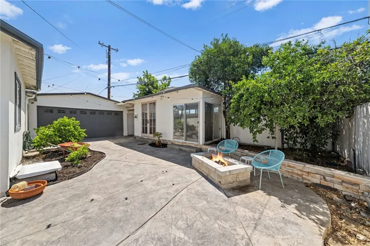 828 E Jefferson Avenue, Pomona, California 91767