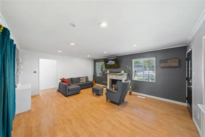 828 E Jefferson Avenue, Pomona, California 91767