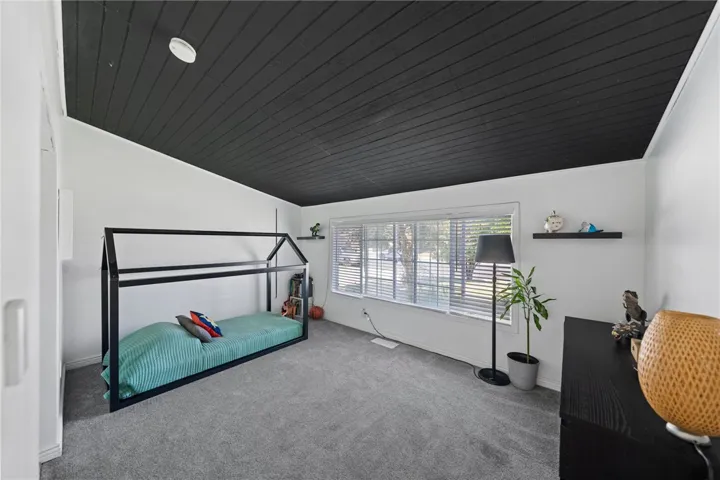 828 E Jefferson Avenue, Pomona, California 91767