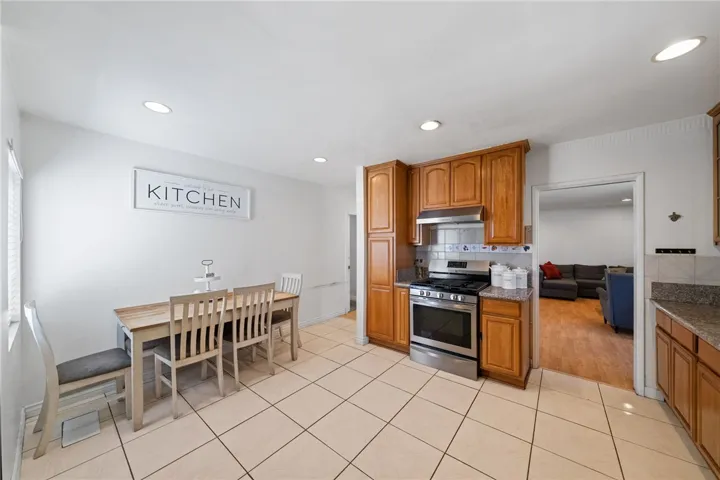 828 E Jefferson Avenue, Pomona, California 91767