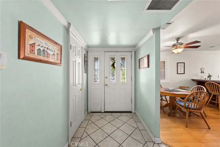 10 Falcon Lane, Redlands, California 92374