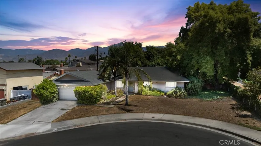 10 Falcon Lane, Redlands, California 92374