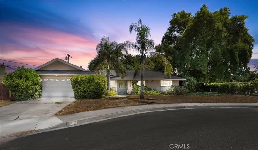 10 Falcon Lane, Redlands, California 92374