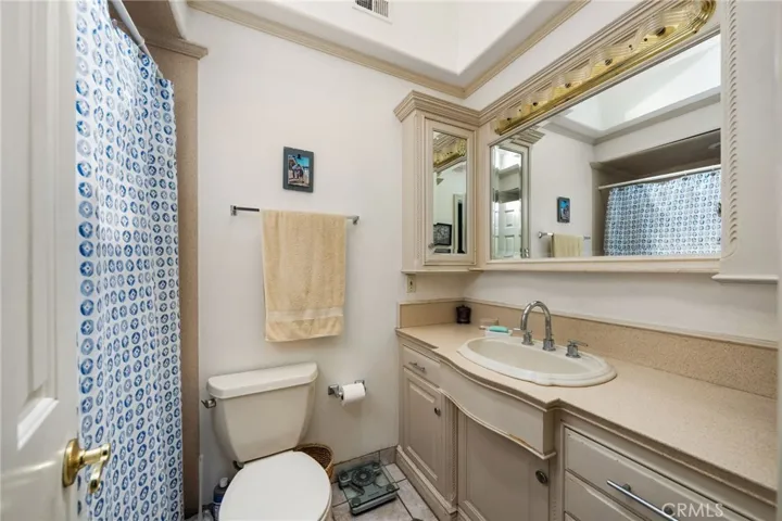 10 Falcon Lane, Redlands, California 92374