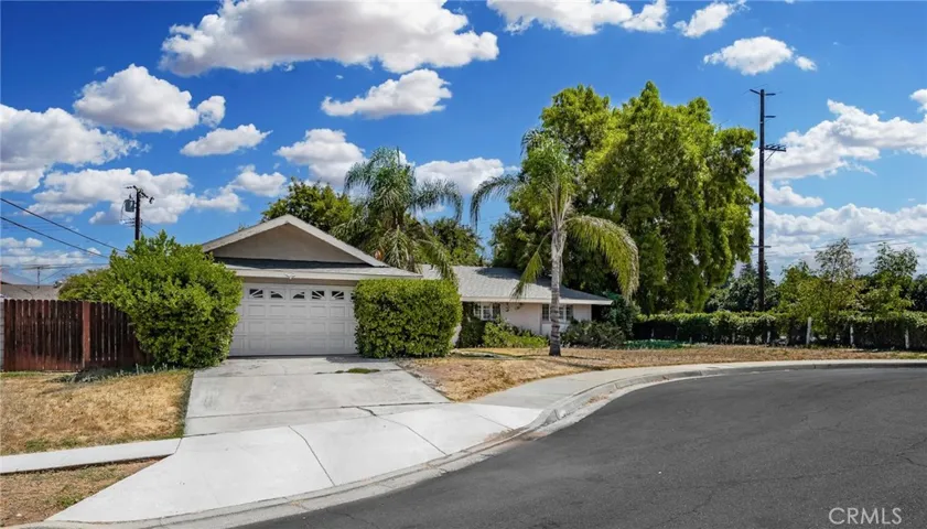 10 Falcon Lane, Redlands, California 92374