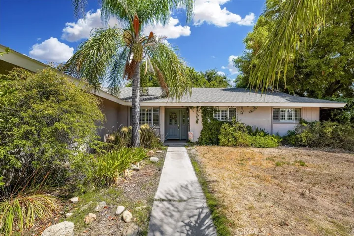 10 Falcon Lane, Redlands, California 92374