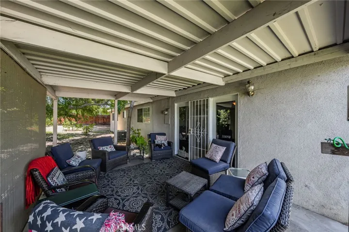 10 Falcon Lane, Redlands, California 92374