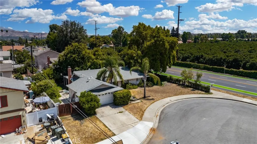 10 Falcon Lane, Redlands, California 92374