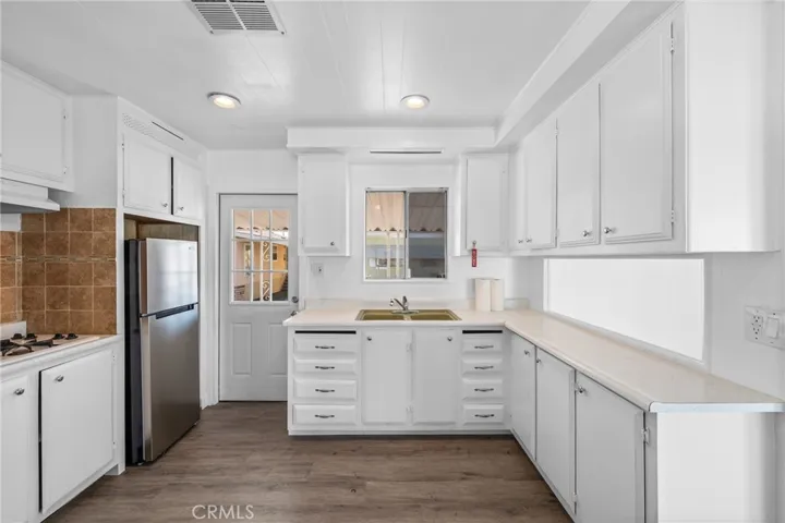 10745 Victoria 16, Whittier, California 90604