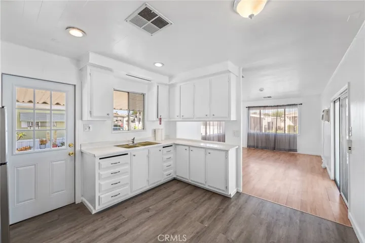 10745 Victoria 16, Whittier, California 90604