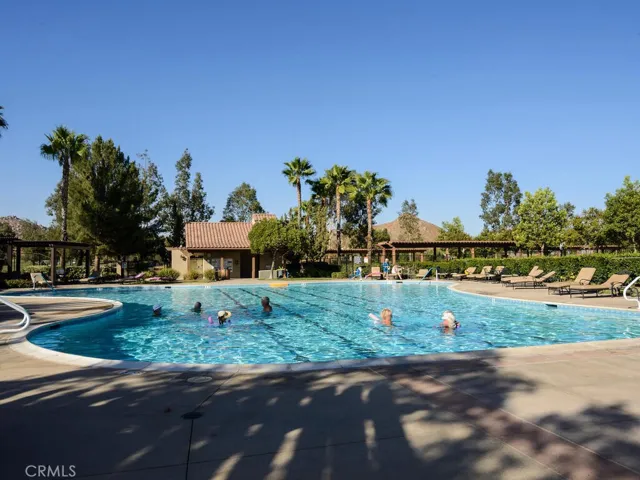 Large pool for gathering with friends or doing "Water Aerobics"