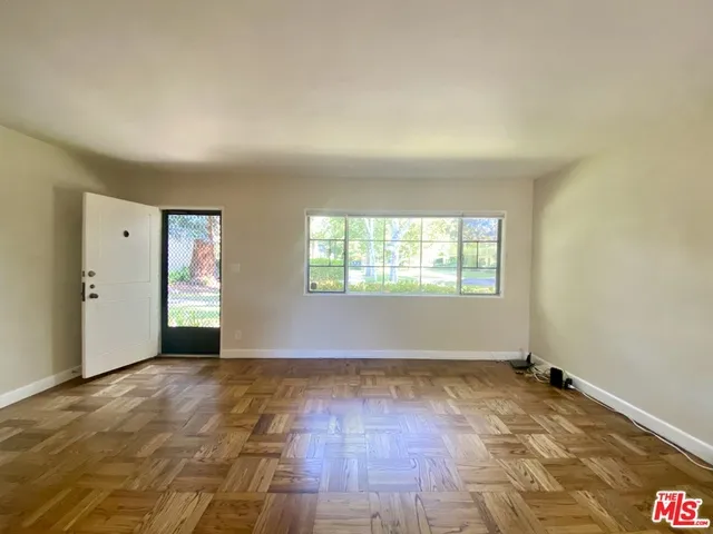 5443 Village, Los Angeles, California 90016