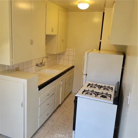 #F - Kitchen