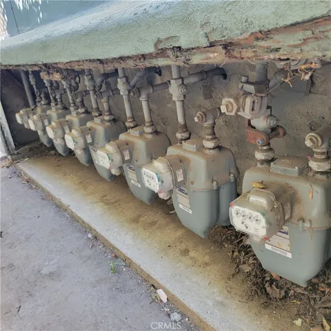 8 Gas Meters