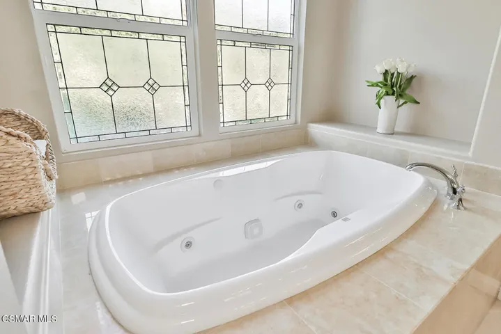 oPrimary Bedroom Suite15