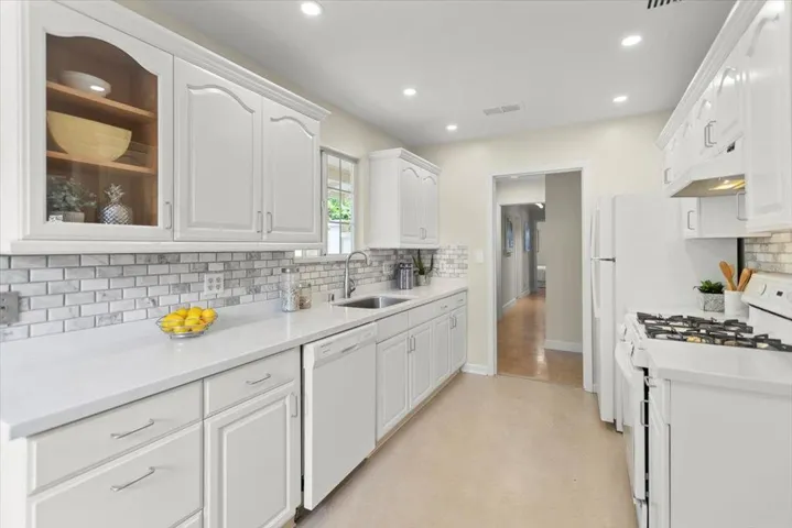 1657 Edgewood Drive, Palo Alto, California 94303