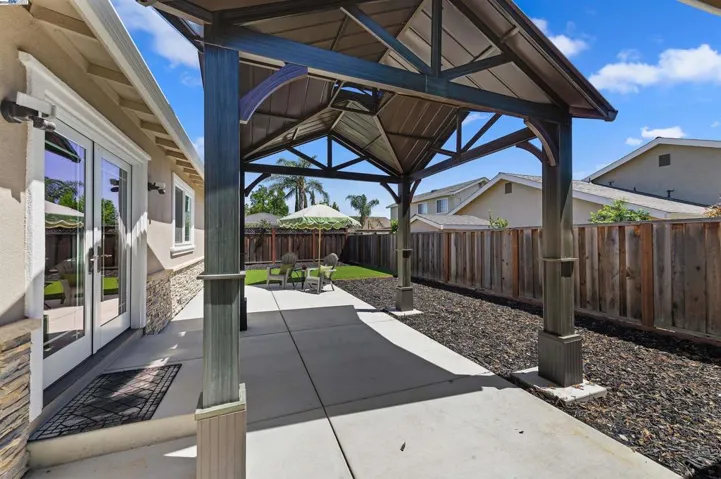 BEAUTIFUL PERGOLA