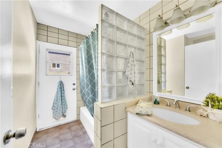 20732 Spindrift Lane, Huntington Beach, California 92646
