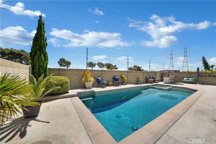 20732 Spindrift Lane, Huntington Beach, California 92646