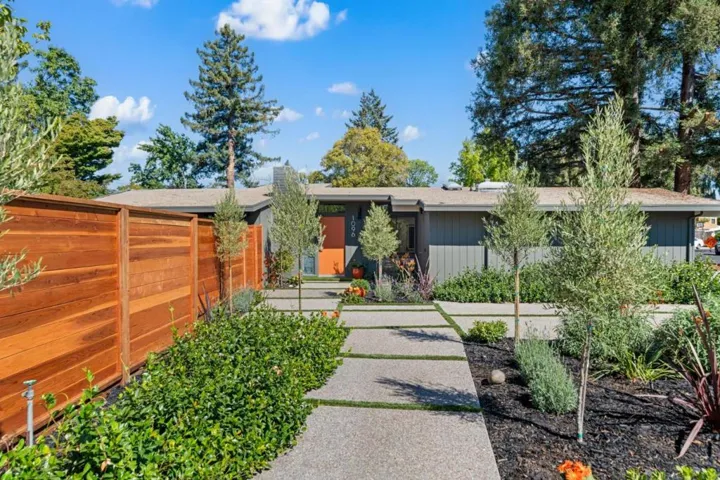 1096 Metro Circle, Palo Alto, California 94303