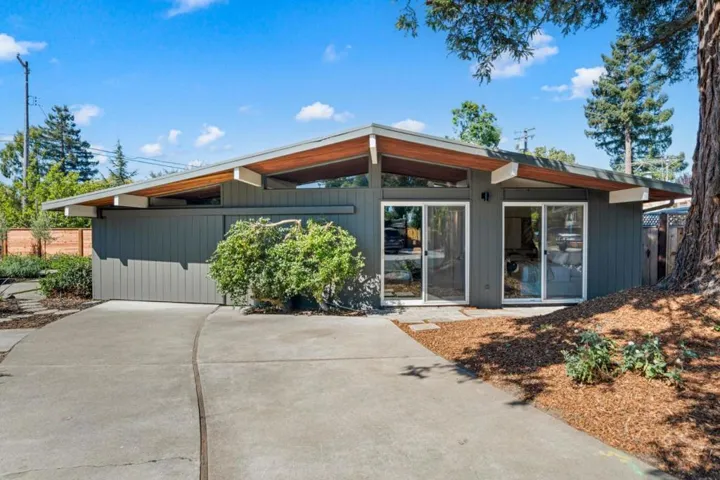 1096 Metro Circle, Palo Alto, California 94303