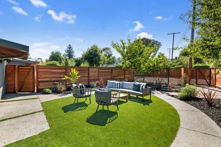 1096 Metro Circle, Palo Alto, California 94303