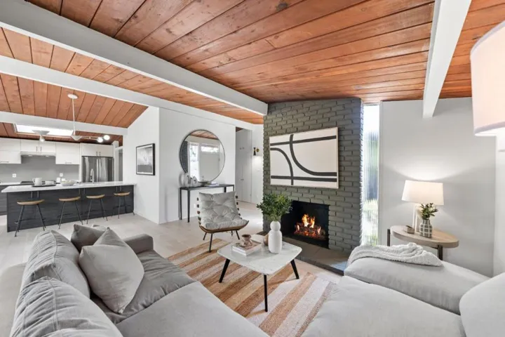 1096 Metro Circle, Palo Alto, California 94303
