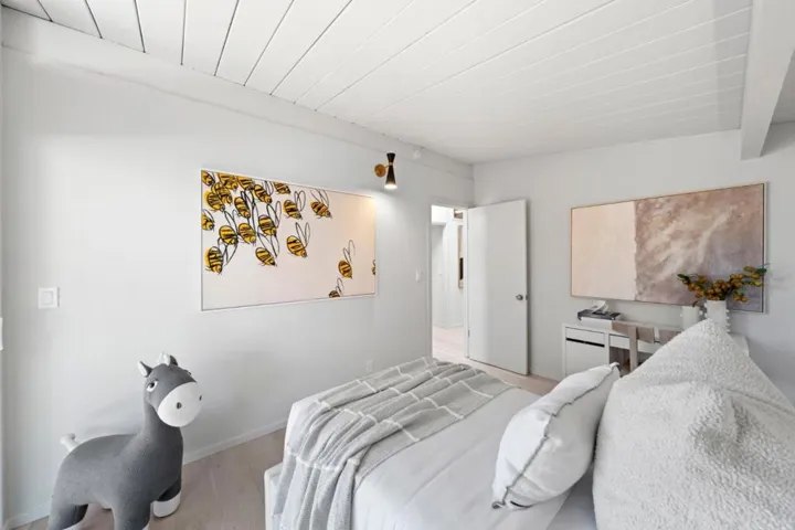 1096 Metro Circle, Palo Alto, California 94303
