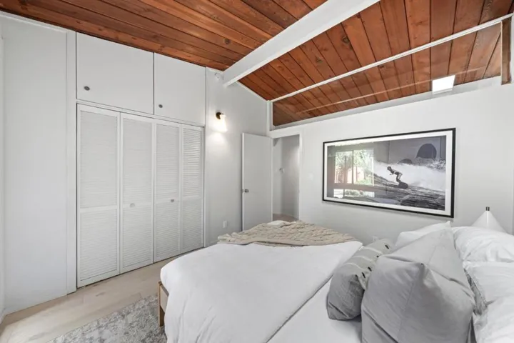 1096 Metro Circle, Palo Alto, California 94303